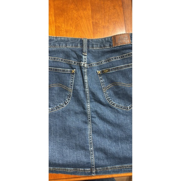 Vintage Lee Ladies Medium Blue Denim Jean Mini Skirt Size M/ 32" Waist Sz 10 - Picture 2 of 7